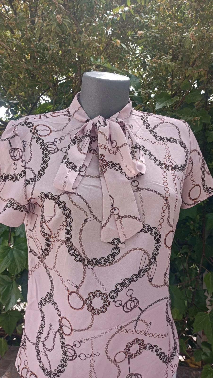 Blusa romántica rosa con estampado de cadenas – Mohito 🌈 – Mohito – taille S / 36 / 8 4