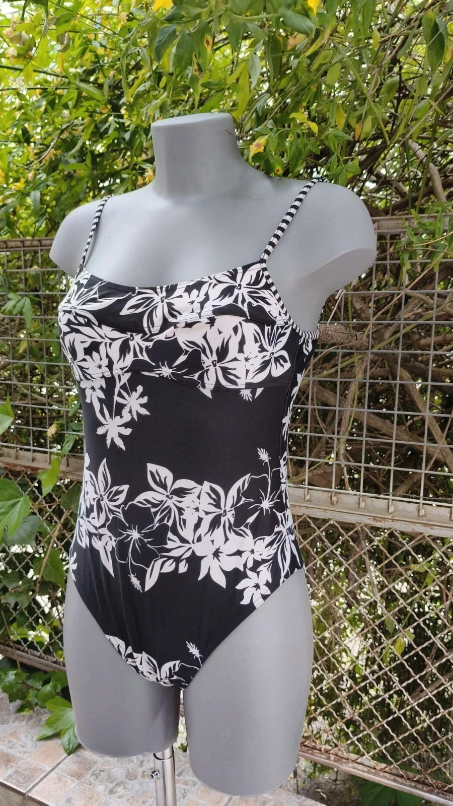 Bañador Tribord Negro con Estampado Floral - Talla M 🌈 – Tribord – taille M / 38 / 10 4