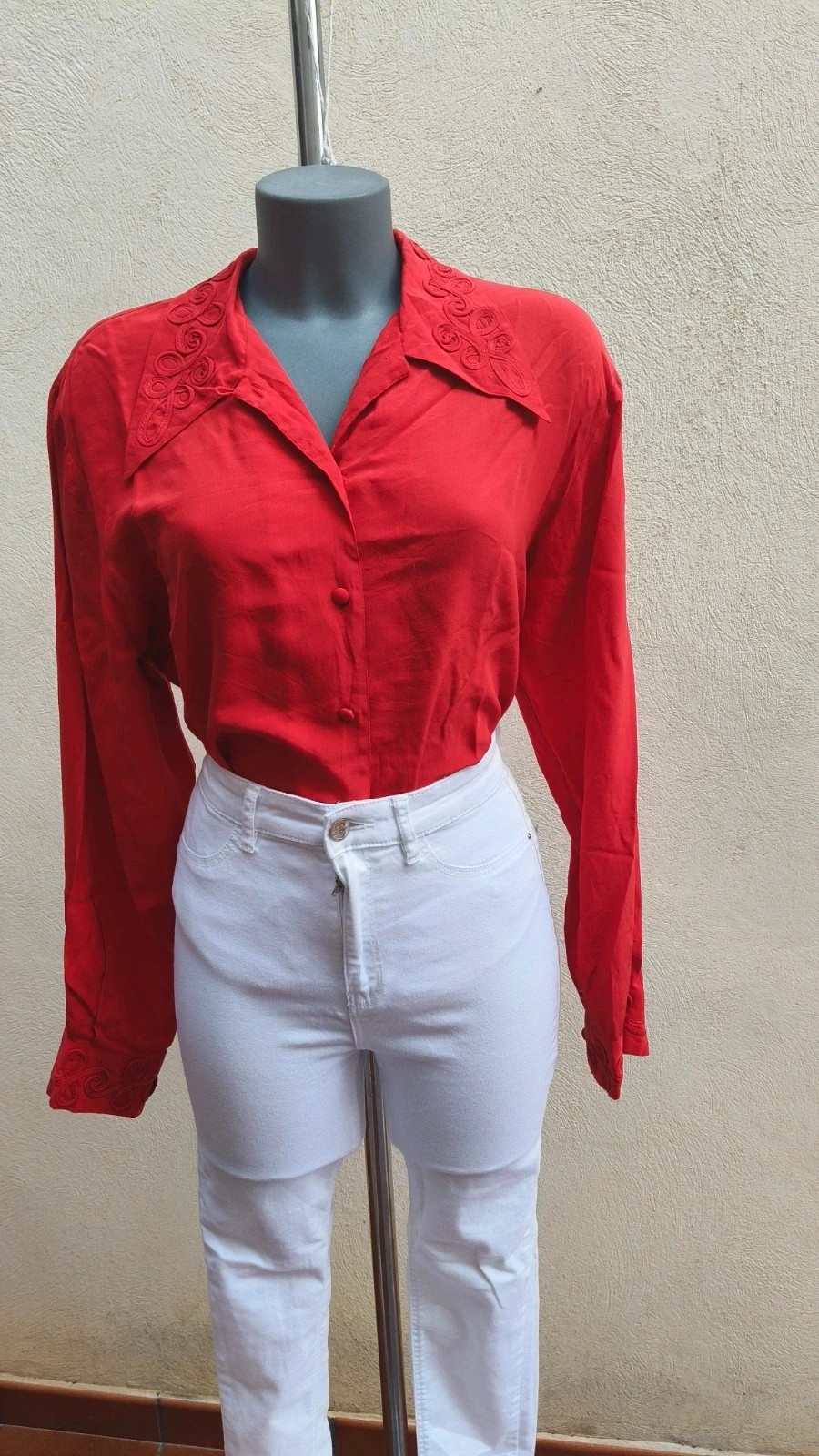 Camisa Roja Vintage con Bordados Soutache en Cuello y Puños 😍