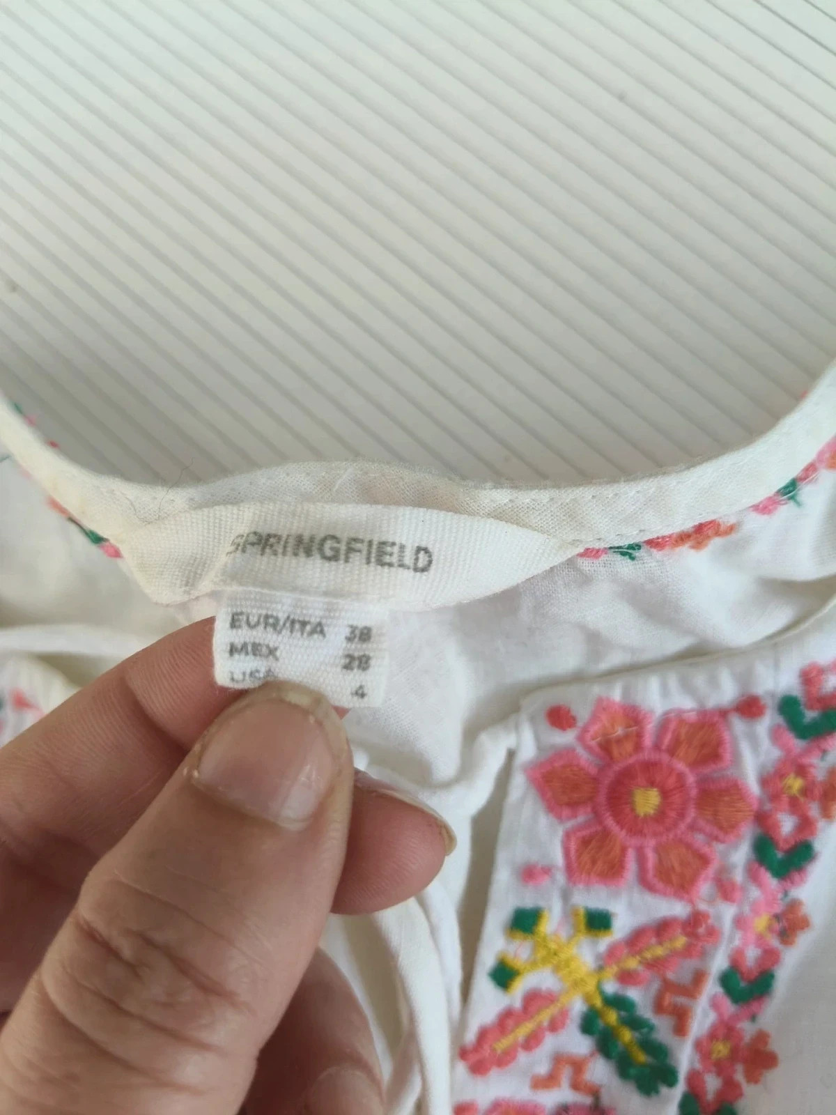 Blusa Blanca con Bordados Florales - Springfield (Talla M / 38) 🌈 – Springfield – taille M / 38 / 10 4