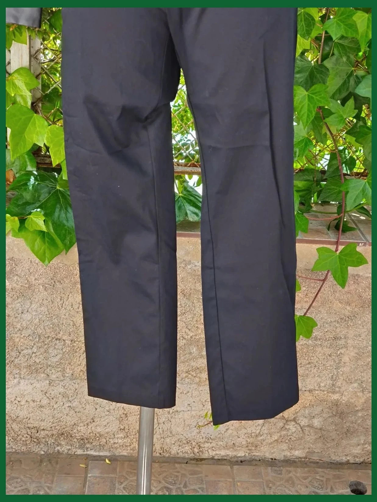 Pantalón negro de vestir con detalle dorado en la cintura 🌈 – Sfera Basic – taille L / 40 / 12 4
