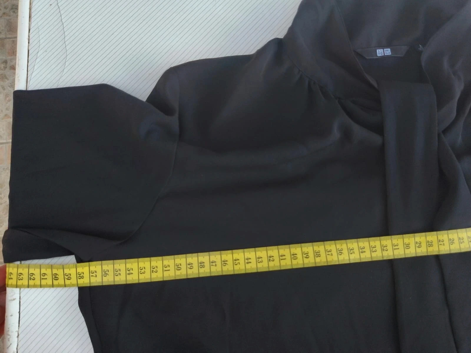 Blusa negra con cuello de lazo Uniqlo - Talla L 🌈 – Uniqlo – taille L / 40 / 12 5