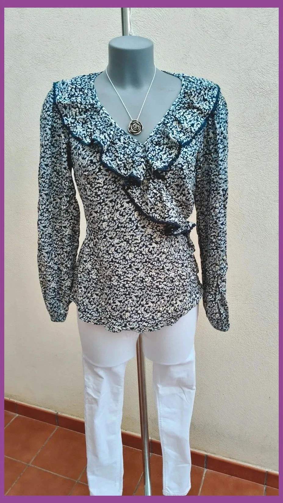 Blusa Floral con Volantes y Peplum - F&F (Talla 38/M) 🌈