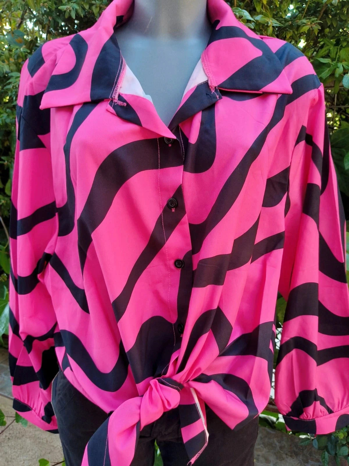 Camisa Fluida Estampada Rosa y Negro / Blusa Nudo 🌸 – Vintage Boutique – taille L / 40 / 12 4
