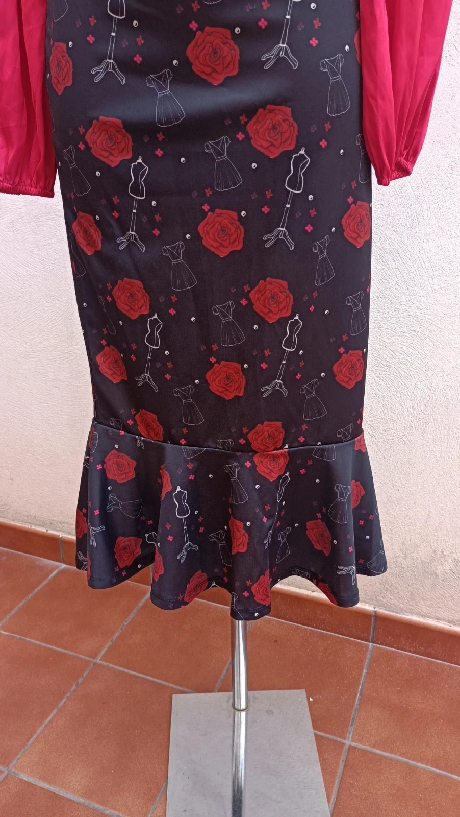 Falda Tubo Midi – Estampado Rosas y Maniquíes 🌈 – Shein – taille L / 40 / 12 4
