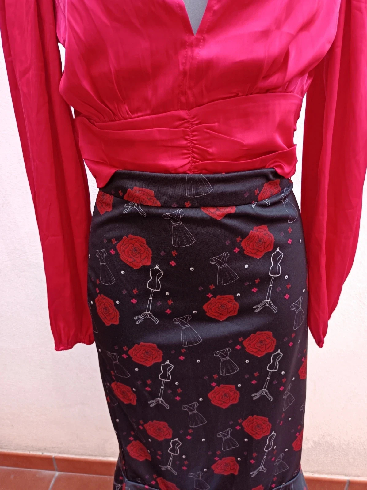 Falda Tubo Midi – Estampado Rosas y Maniquíes 🌈 – Shein – taille L / 40 / 12 5