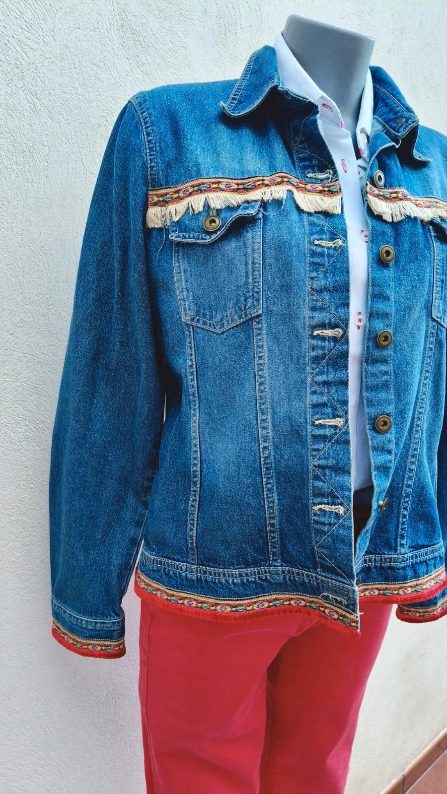 Chaqueta Vaquera Custom con Detalles Étnicos y Flecos 🌈 – Hennes – taille XXL / 44 / 16 3