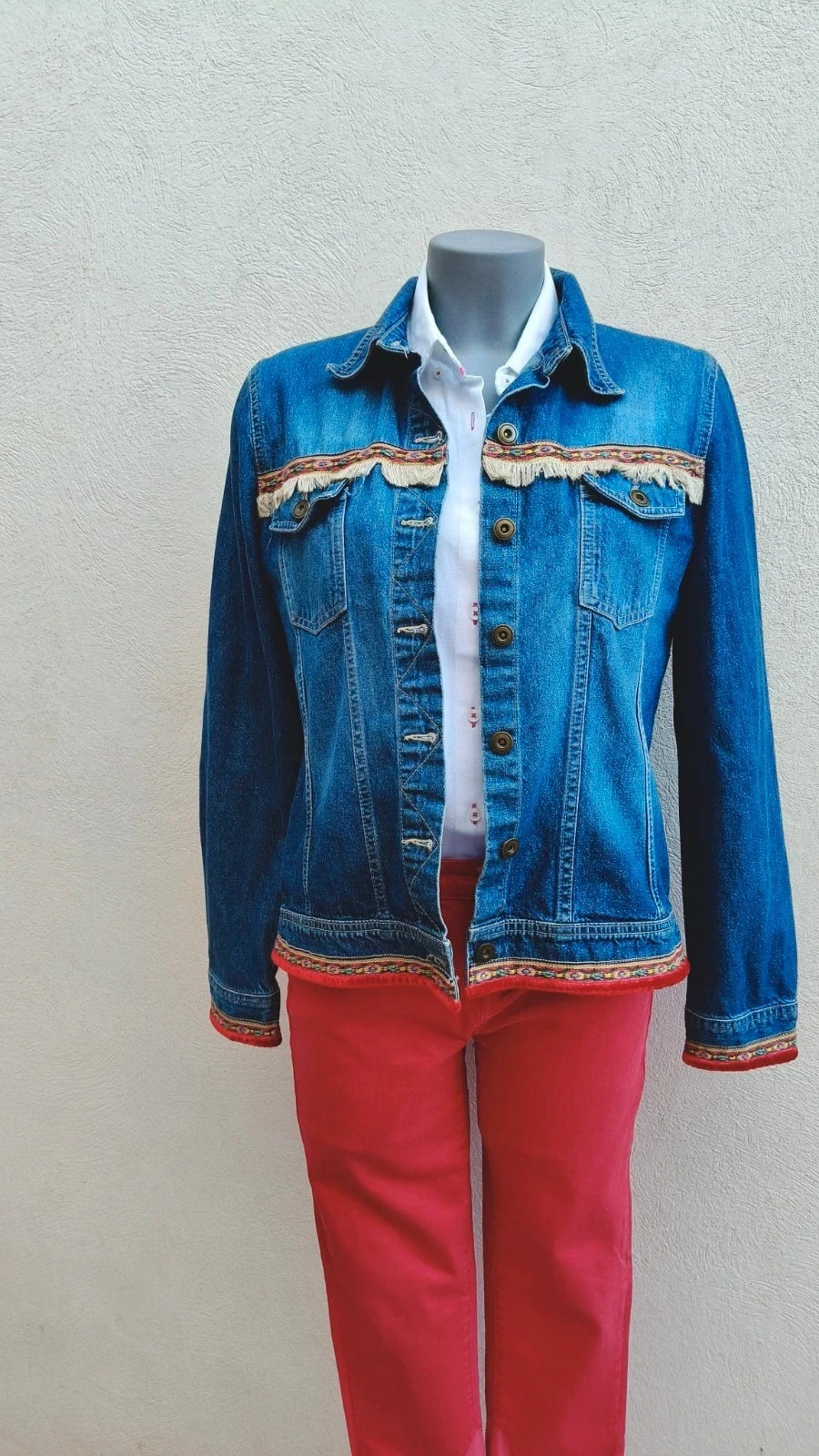 Chaqueta Vaquera Custom con Detalles Étnicos y Flecos 🌈 – Hennes – taille XXL / 44 / 16