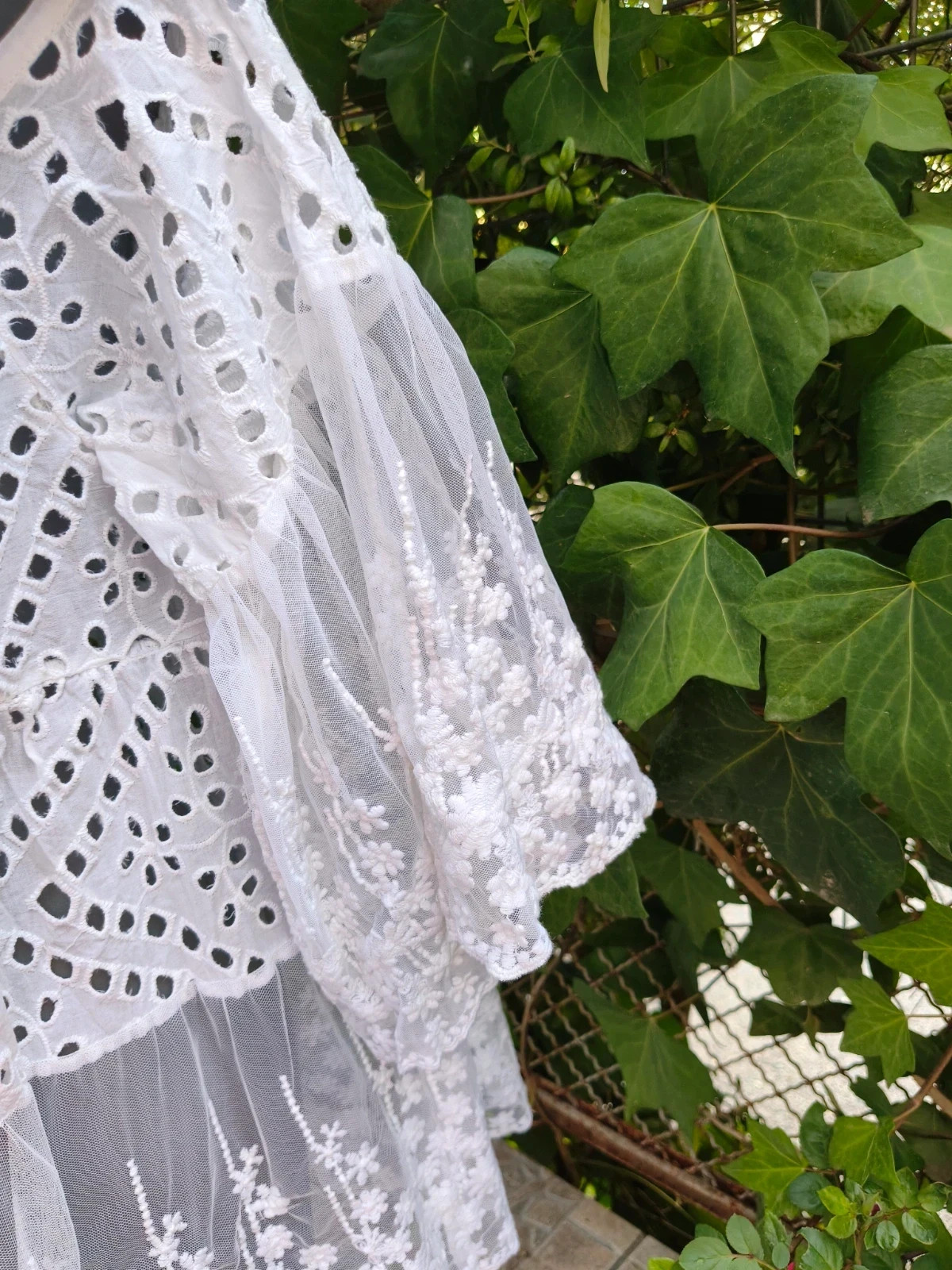 Minivestido corto estilo ibicenco blanco Elegante con bordados y abalorios 🌈 – Boutique Bohéme – taille L / 40 / 12 5