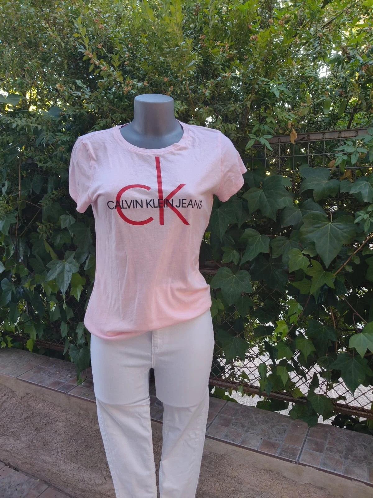 Camiseta Calvin Klein Jeans - Rosa 🩷