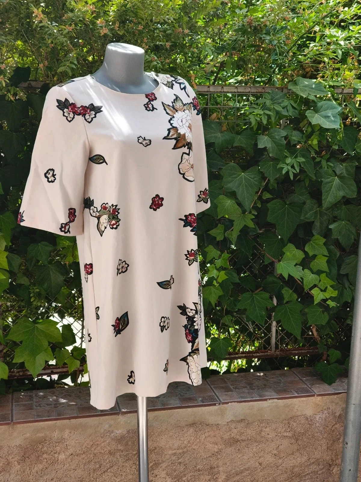 Vestido corto fluido con estampado floral oriental - Zara 🌈 – Zara – taille M / 38 / 10 2