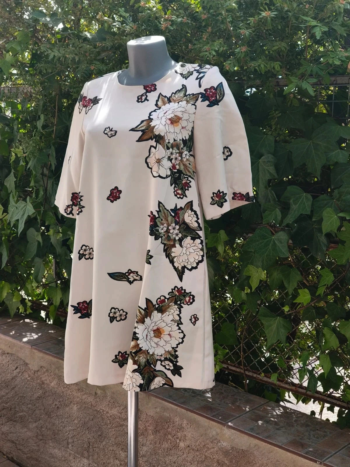 Vestido corto fluido con estampado floral oriental - Zara 🌈 – Zara – taille M / 38 / 10 3