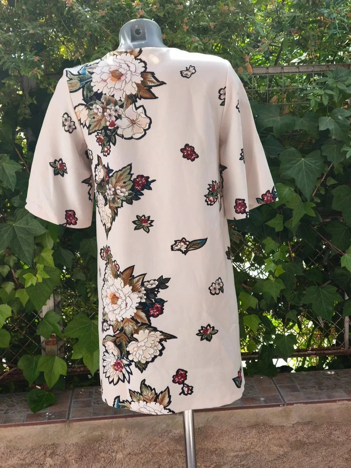 Vestido corto fluido con estampado floral oriental - Zara 🌈 – Zara – taille M / 38 / 10 4