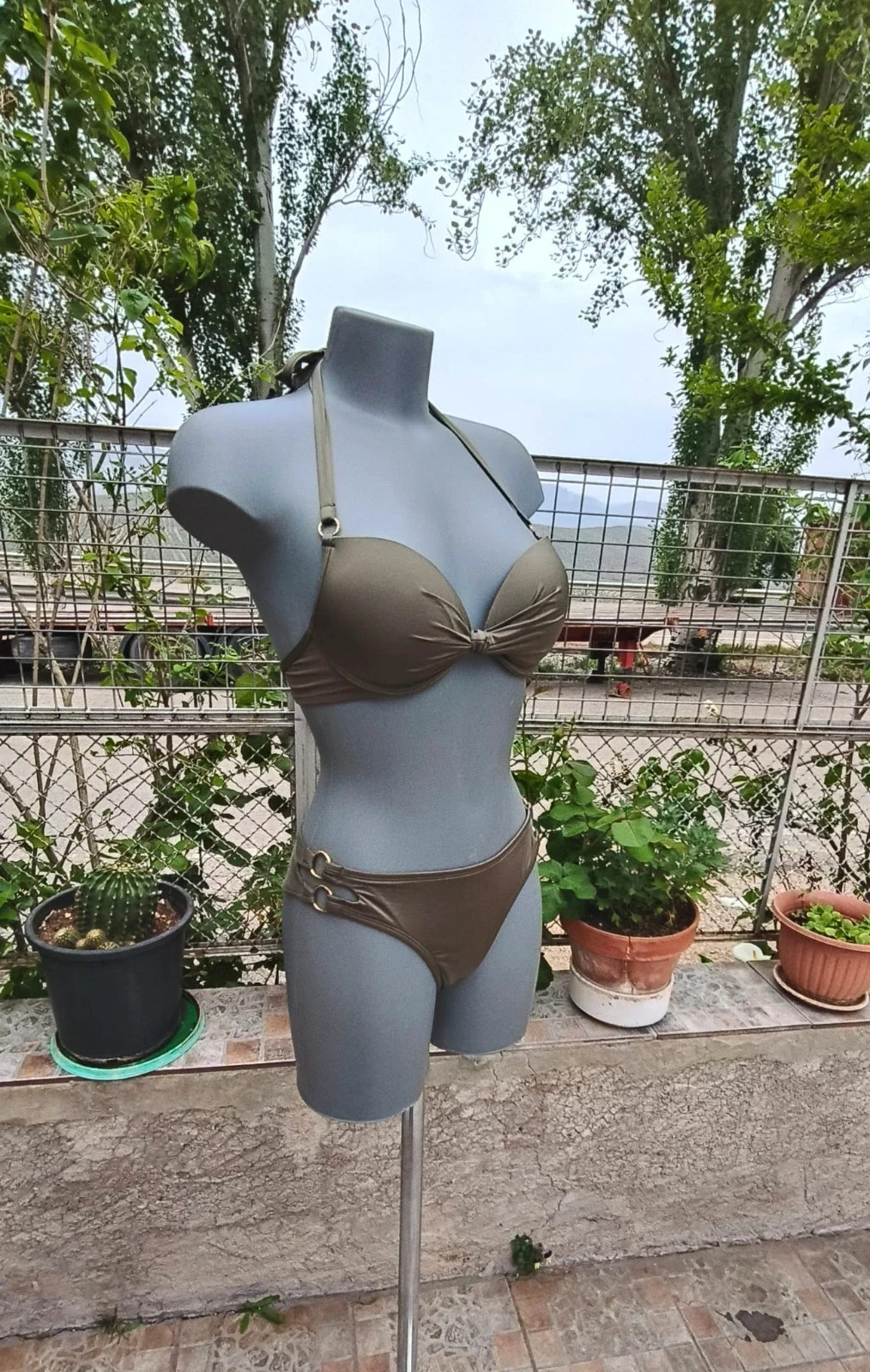 Bikini Elegante Verde Oliva – Efecto Satinado 🌈 – La Boutique – taille S / 36 / 8 2