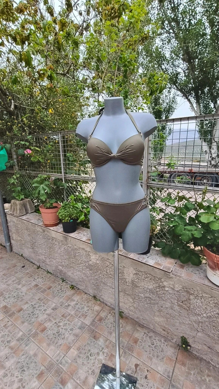 Bikini Elegante Verde Oliva – Efecto Satinado 🌈 – La Boutique – taille S / 36 / 8