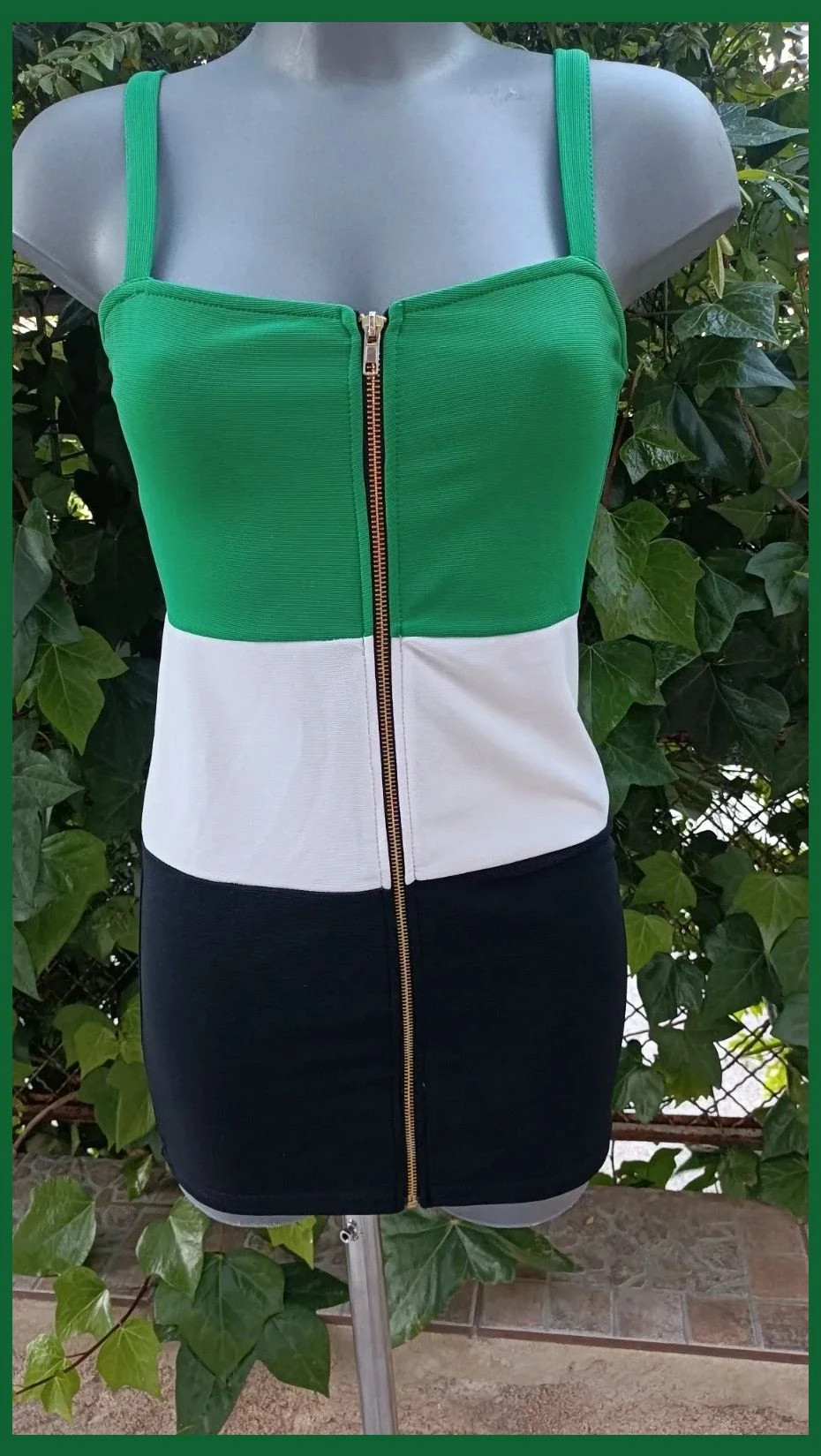 Vestido ajustado tricolor (verde, blanco, negro) con cremallera frontal dorada 🌈 – La Boutique – taille S / 36 / 8 4