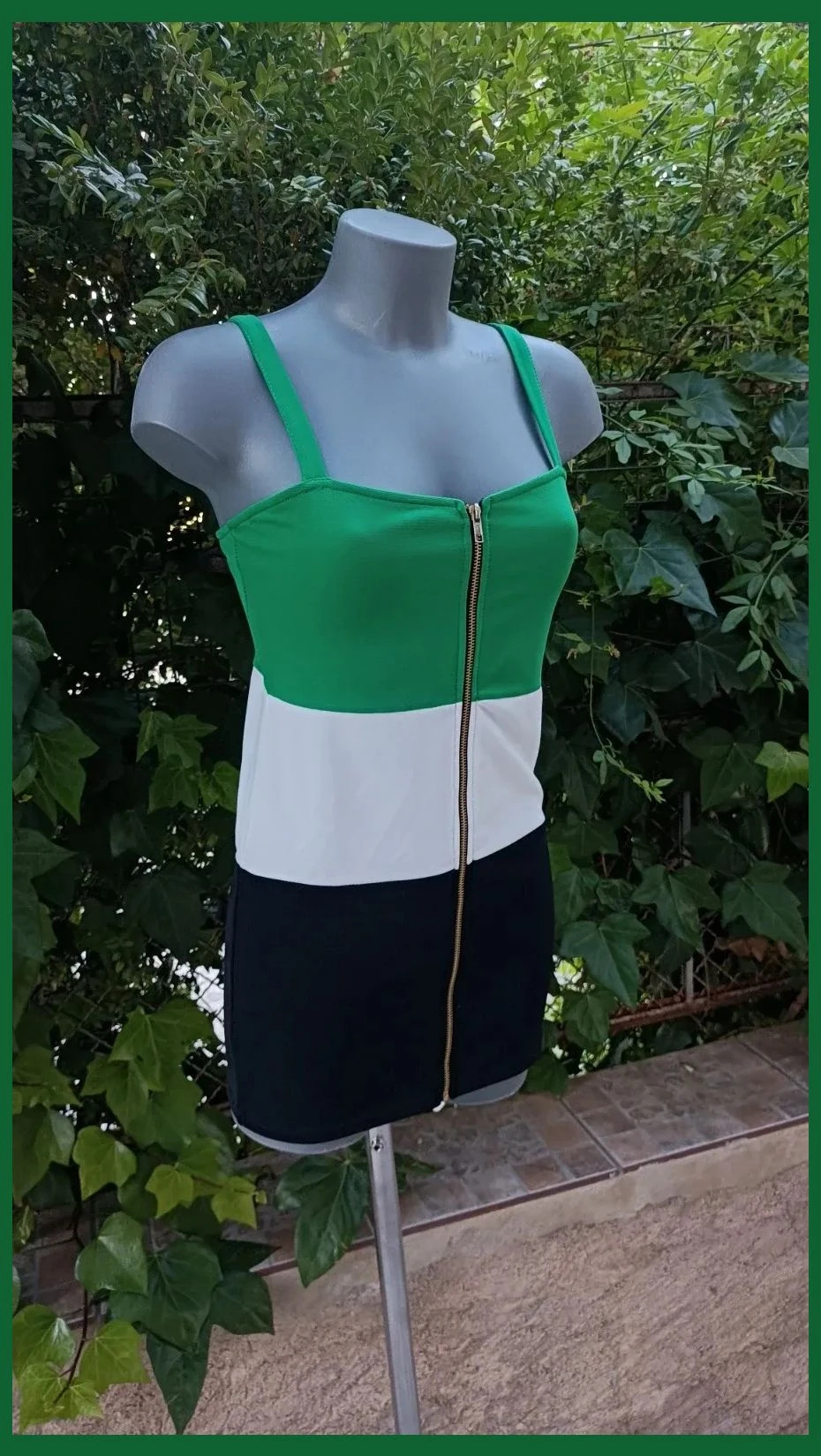 Vestido ajustado tricolor (verde, blanco, negro) con cremallera frontal dorada 🌈 – La Boutique – taille S / 36 / 8 2