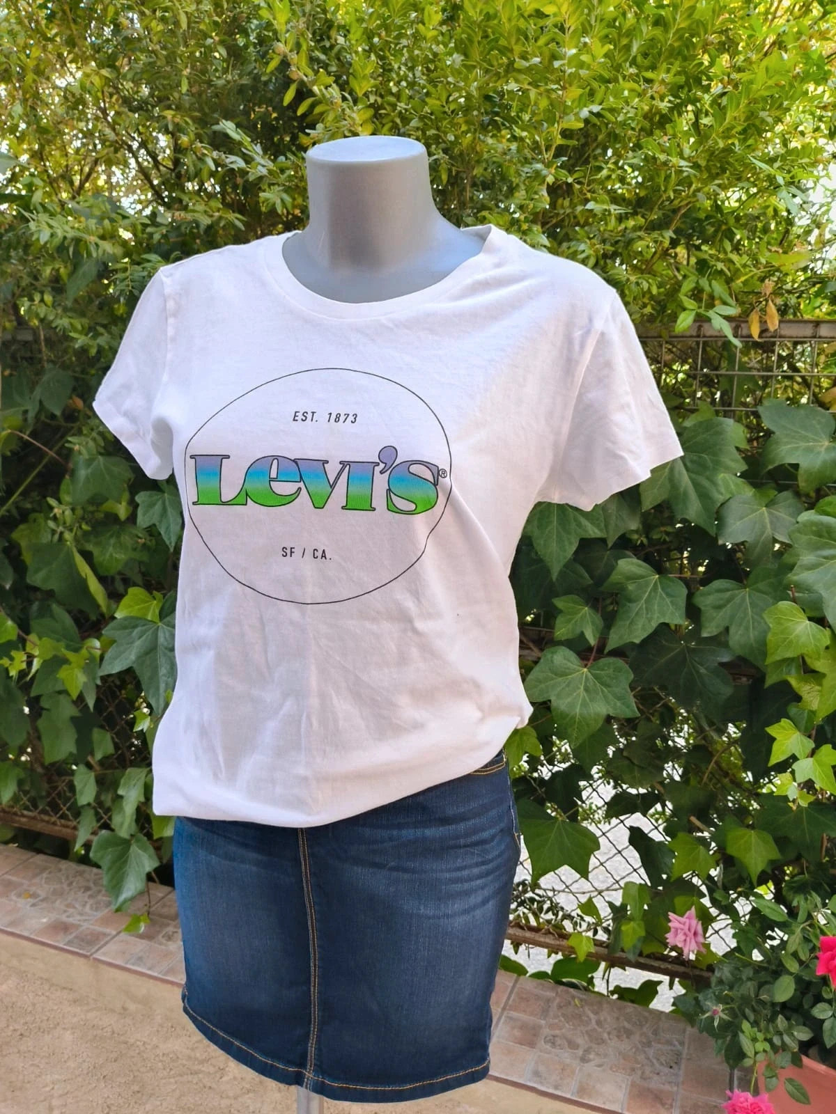 Camiseta blanca Levi's con logotipo en degradado - Talla M 🌈 – Levi's – taille M / 38 / 10 3