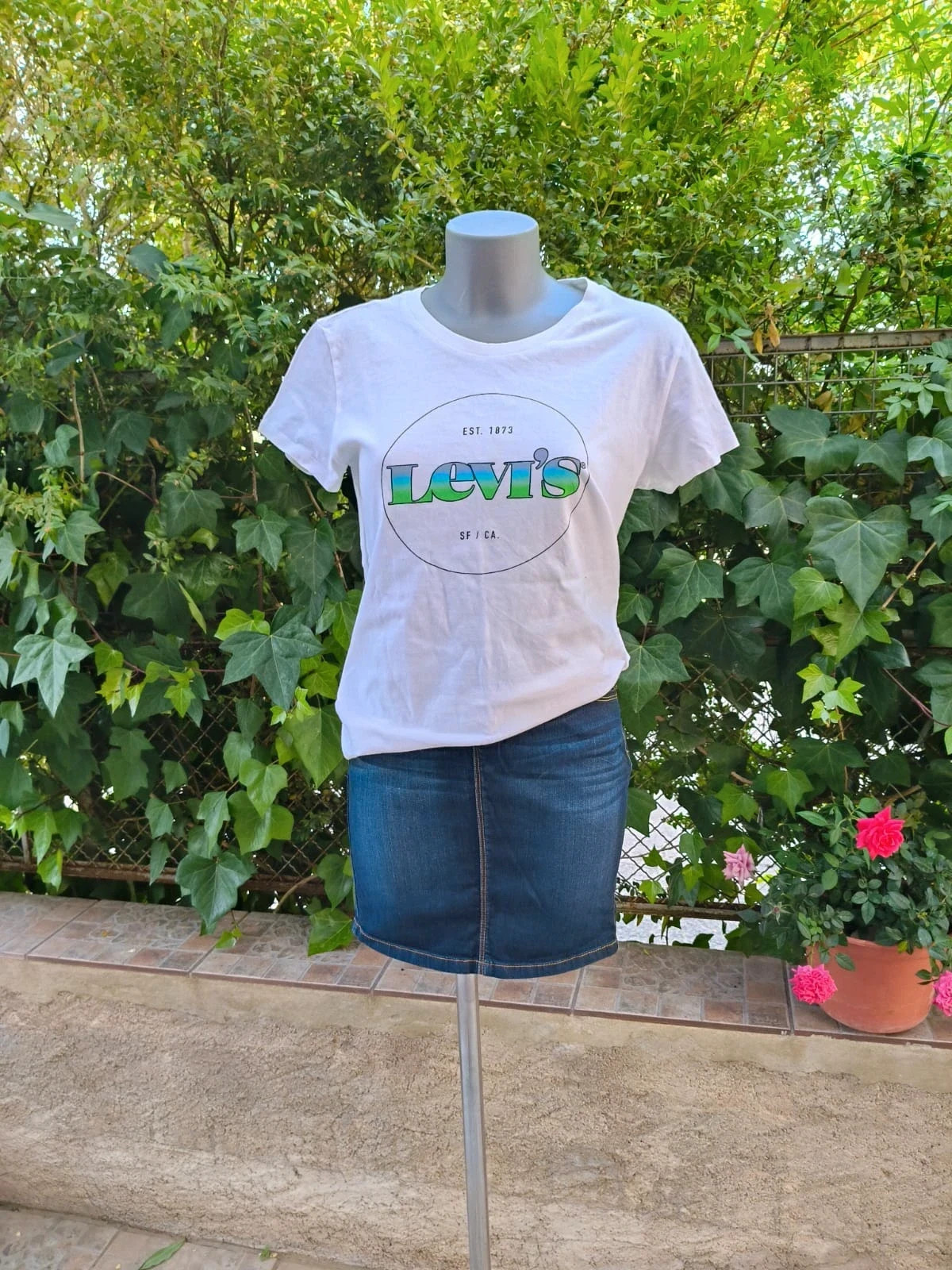 Camiseta blanca Levi's con logotipo en degradado - Talla M 🌈 – Levi's – taille M / 38 / 10