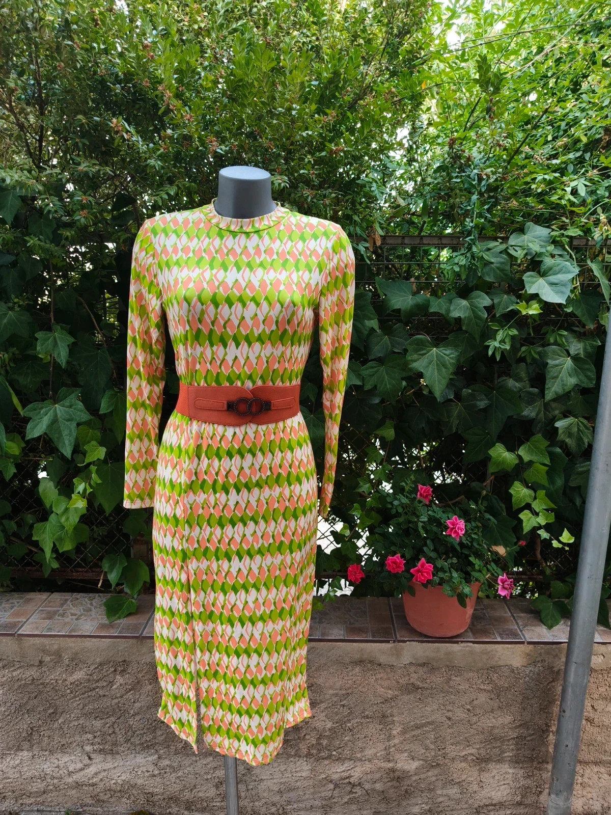 Espectacular Vestido Midi Vintage de los 70s - Estampado Geométrico Naranja y Verde 🌈