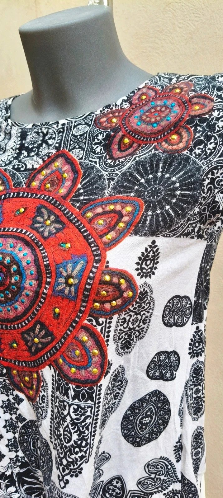Camiseta Desigual con Bordados y Mandalas - Talla XS – Desigual – taille XS / 34 / 6 4