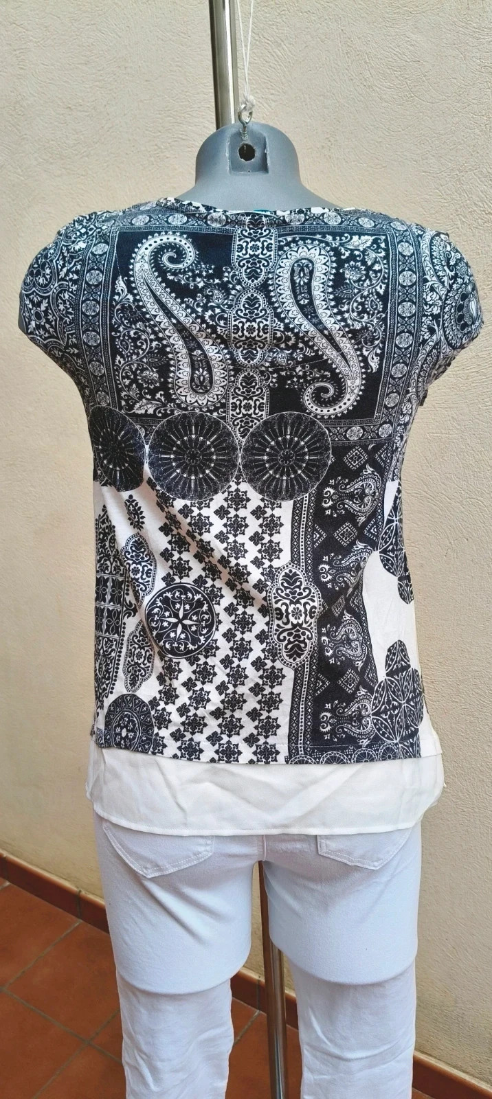 Camiseta Desigual con Bordados y Mandalas - Talla XS – Desigual – taille XS / 34 / 6 5