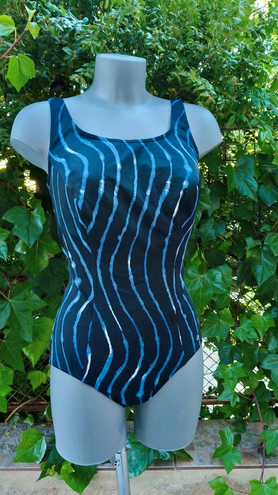 Bañador Deportivo Estampado - Tonos Azules y Negro 🌈 – Swim Essentials – taille L / 40 / 12 2