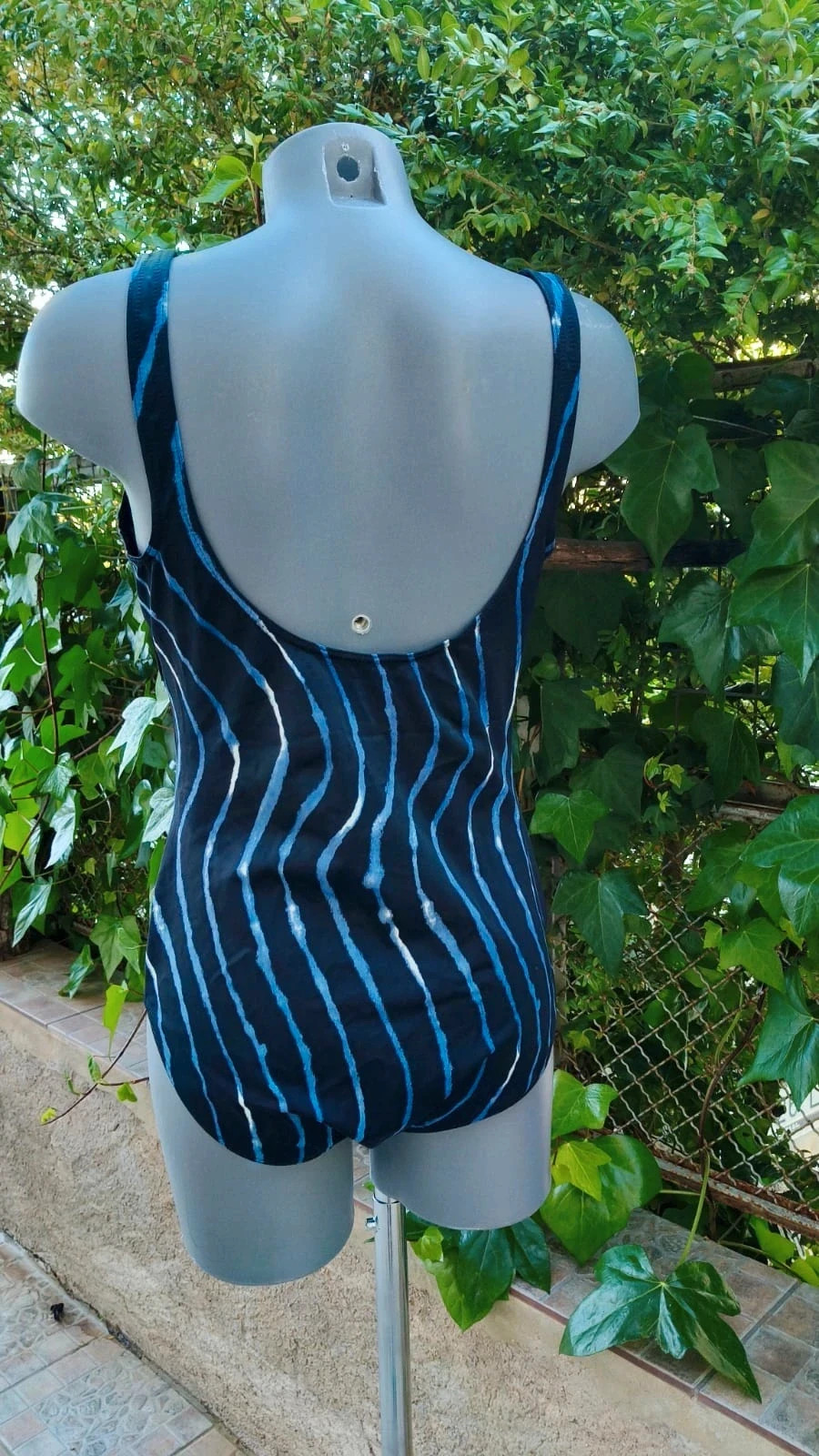 Bañador Deportivo Estampado - Tonos Azules y Negro 🌈 – Swim Essentials – taille L / 40 / 12 4