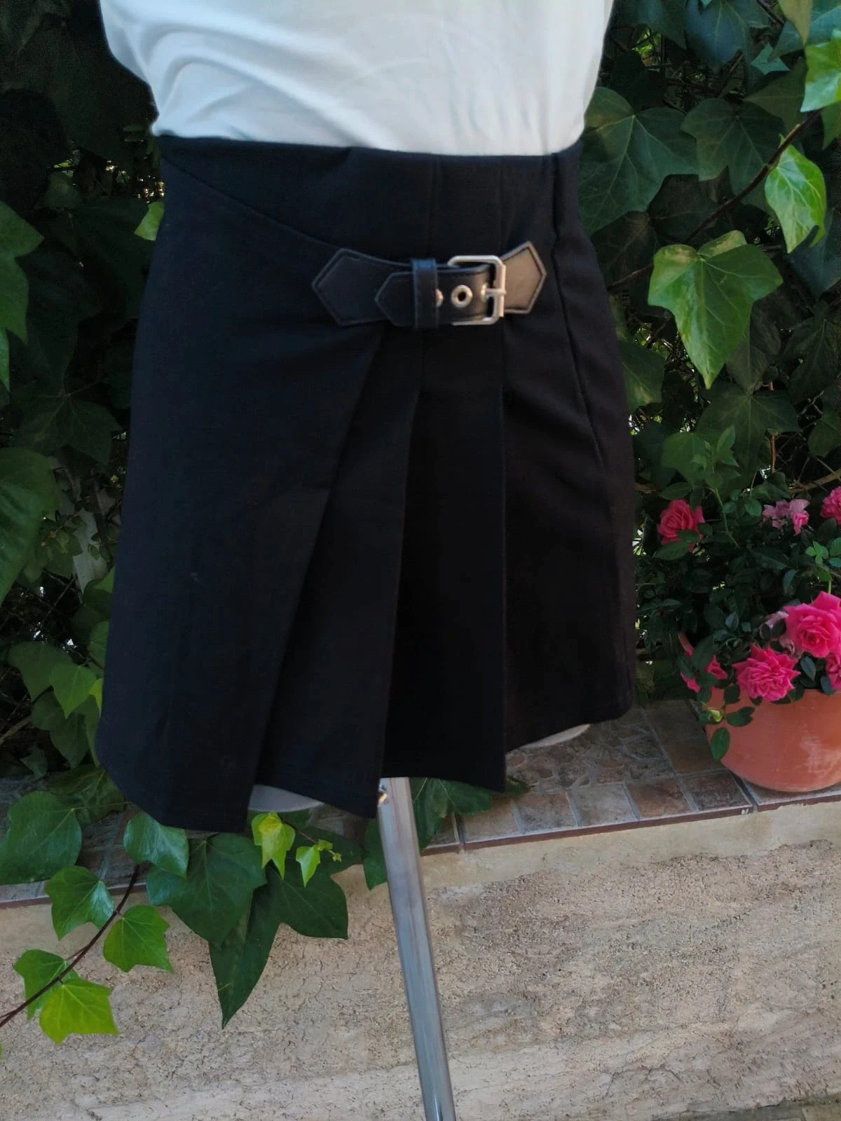 Minifalda Negra Plisada con Hebilla 🌈 – Lemon – taille S / 36 / 8 3