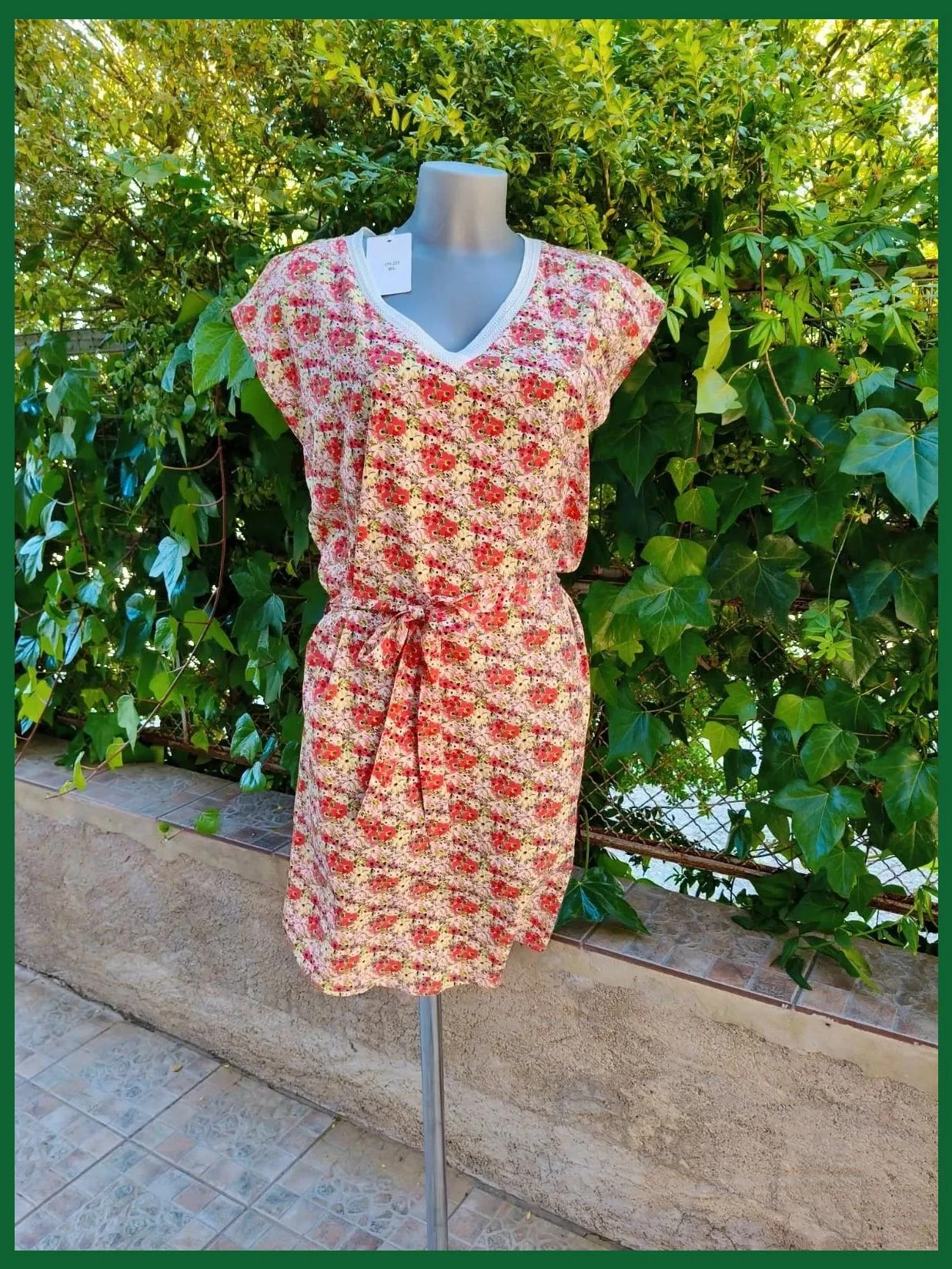 Vestido Playero Floral con Detalle Lurex (Talla M/L) 🌈