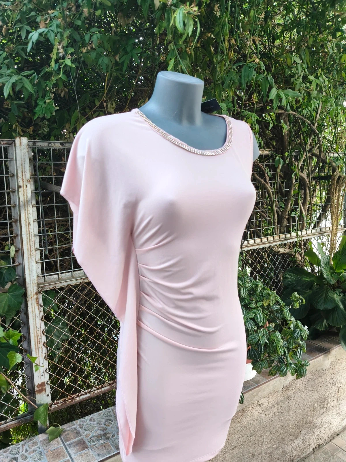 Vestido de fiesta rosa pastel con pedrería 🌈 – M-Made in Italy – taille S / 36 / 8 4