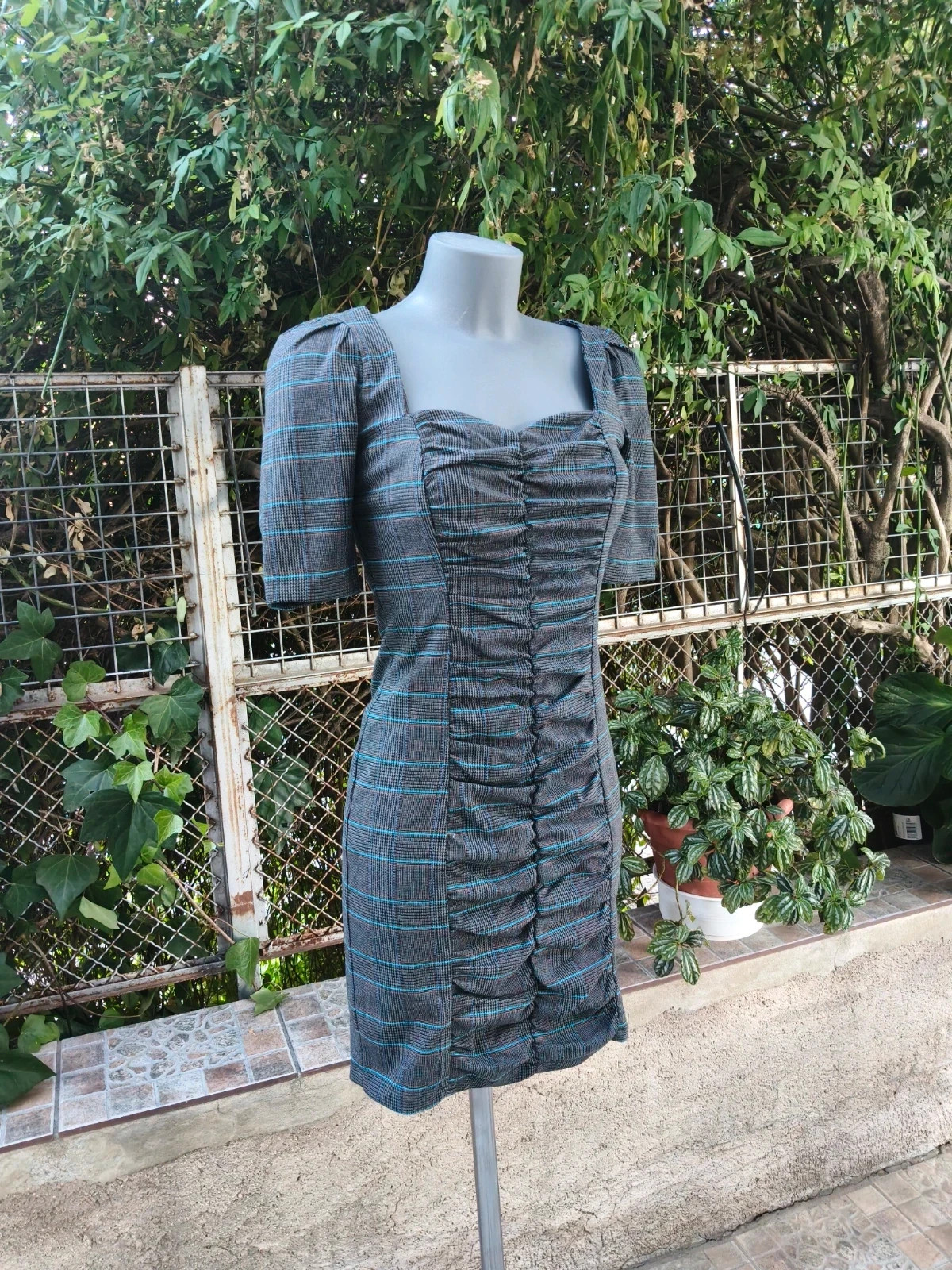 Vestido ajustado gris de cuadros con drapeado Blanco 🌈 – Blanco – taille S 3