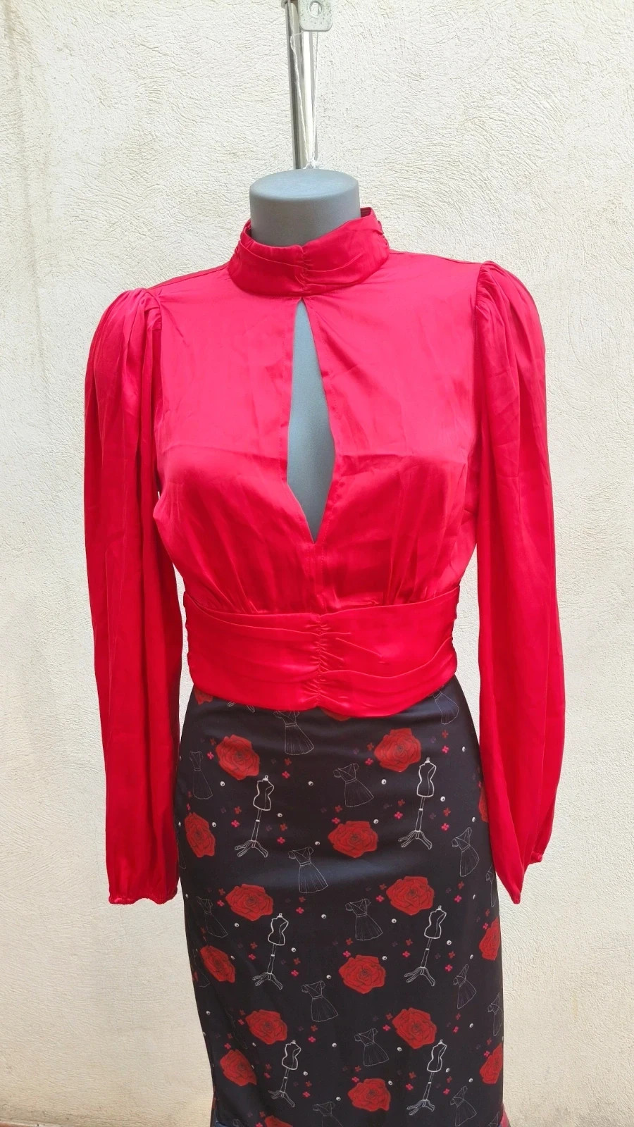 Blusa Satinada Roja - NLY Trend (Talla 36) 🌈 – NLY Trend – taille S / 36 / 8 5