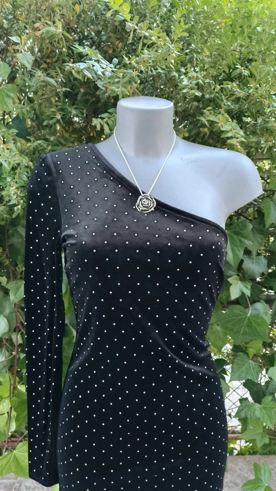Vestido Negro Terciopelo Asimétrico con Cristales - Mango 🥭 – Mango – taille M / 38 / 10 2