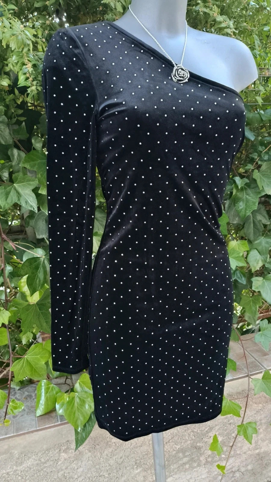 Vestido Negro Terciopelo Asimétrico con Cristales - Mango 🥭 – Mango – taille M / 38 / 10 3
