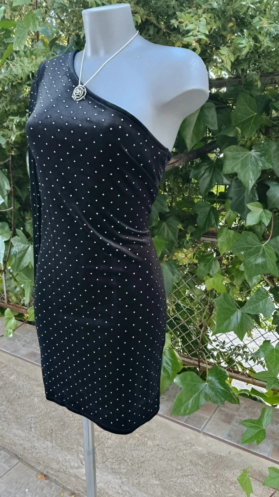 Vestido Negro Terciopelo Asimétrico con Cristales - Mango 🥭 – Mango – taille M / 38 / 10 4