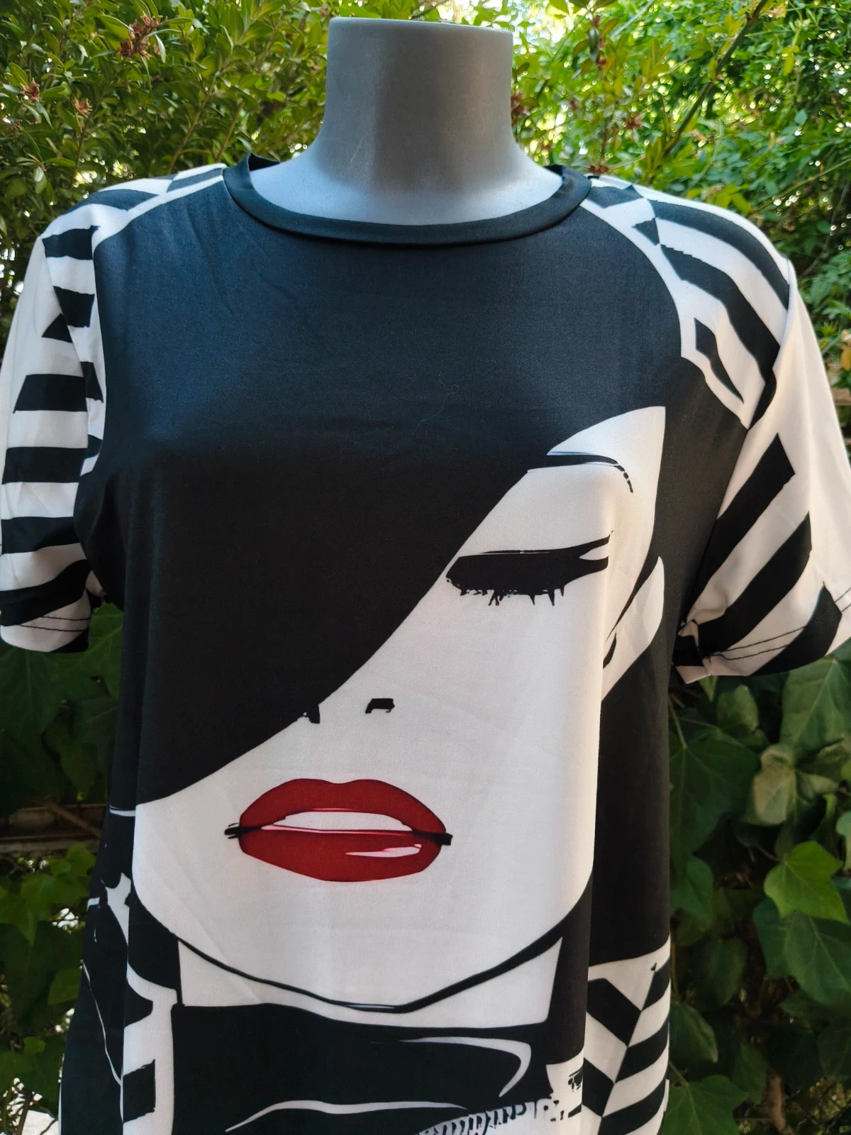 Vestido Camiseta Estampa Cara Mujer Blanco y Negro 🌈 – La Boutique – taille S / 36 / 8 4