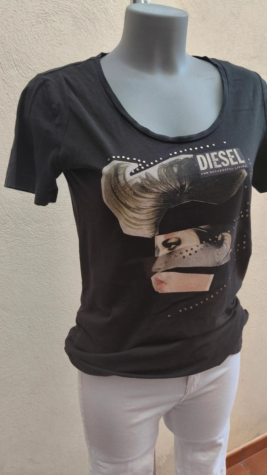 Camiseta Diesel con Gráfico Artístico y Tachuelas 🌈 – Diesel – taille M / 38 / 10 2