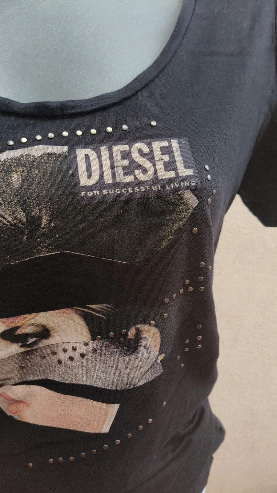 Camiseta Diesel con Gráfico Artístico y Tachuelas 🌈 – Diesel – taille M / 38 / 10 4