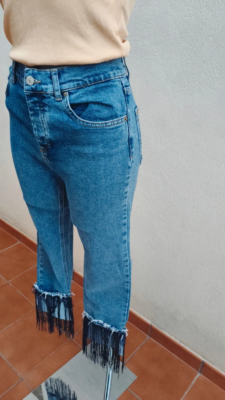 Vaqueros Pull&Bear con Bajo de Flecos - Talla 38 🌈 – Pull & Bear – taille M / 38 / 10 3