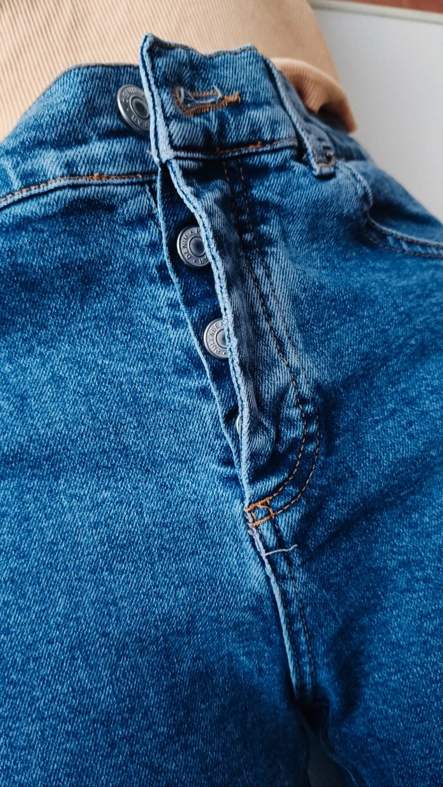Vaqueros Pull&Bear con Bajo de Flecos - Talla 38 🌈 – Pull & Bear – taille M / 38 / 10 4