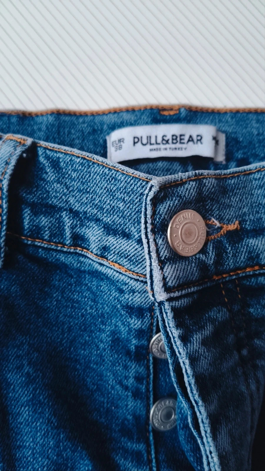 Vaqueros Pull&Bear con Bajo de Flecos - Talla 38 🌈 – Pull & Bear – taille M / 38 / 10 5