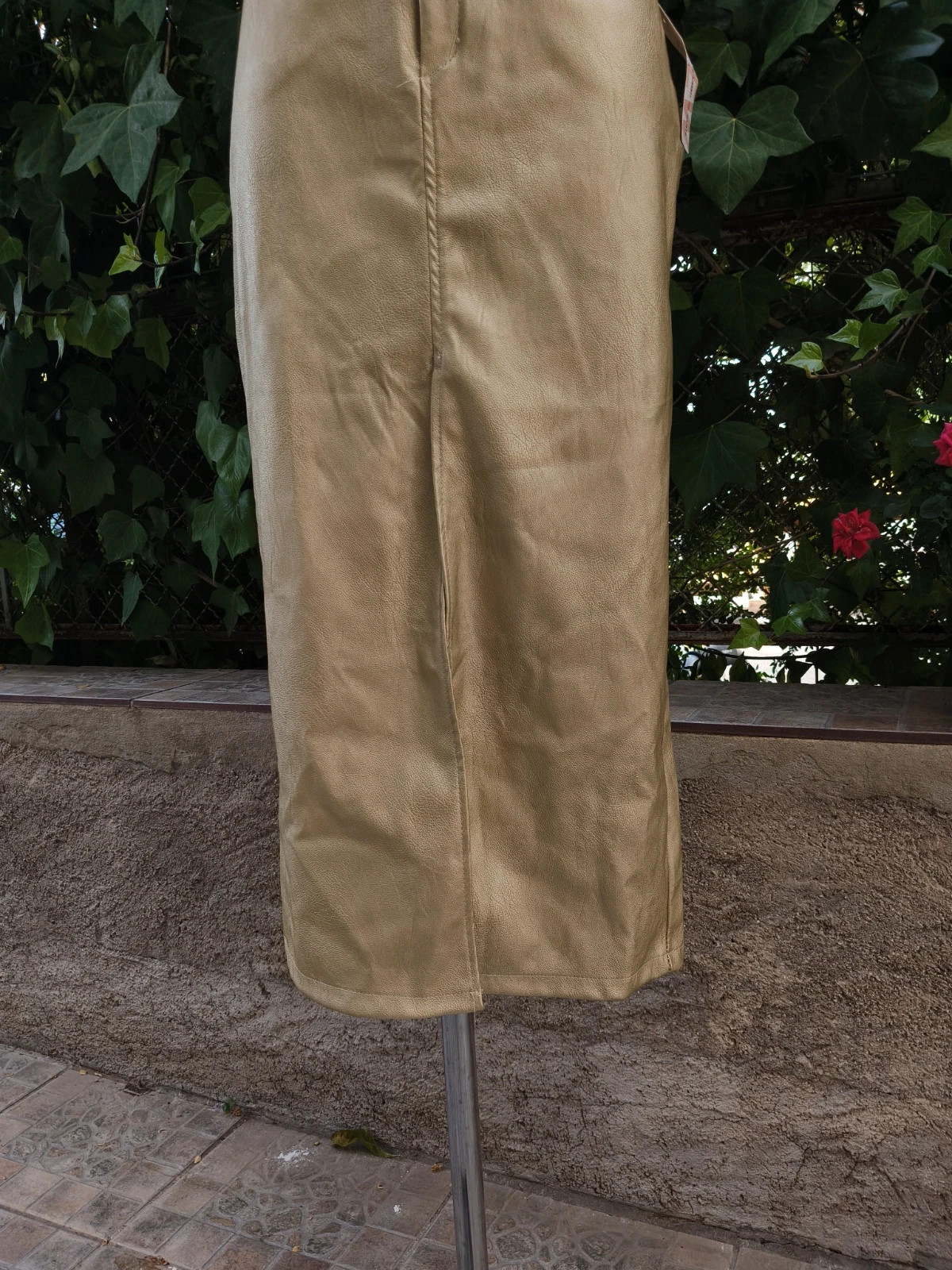 Falda midi dorada metalizada polipiel 🌈 – La Boutique – taille L / 40 / 12 3