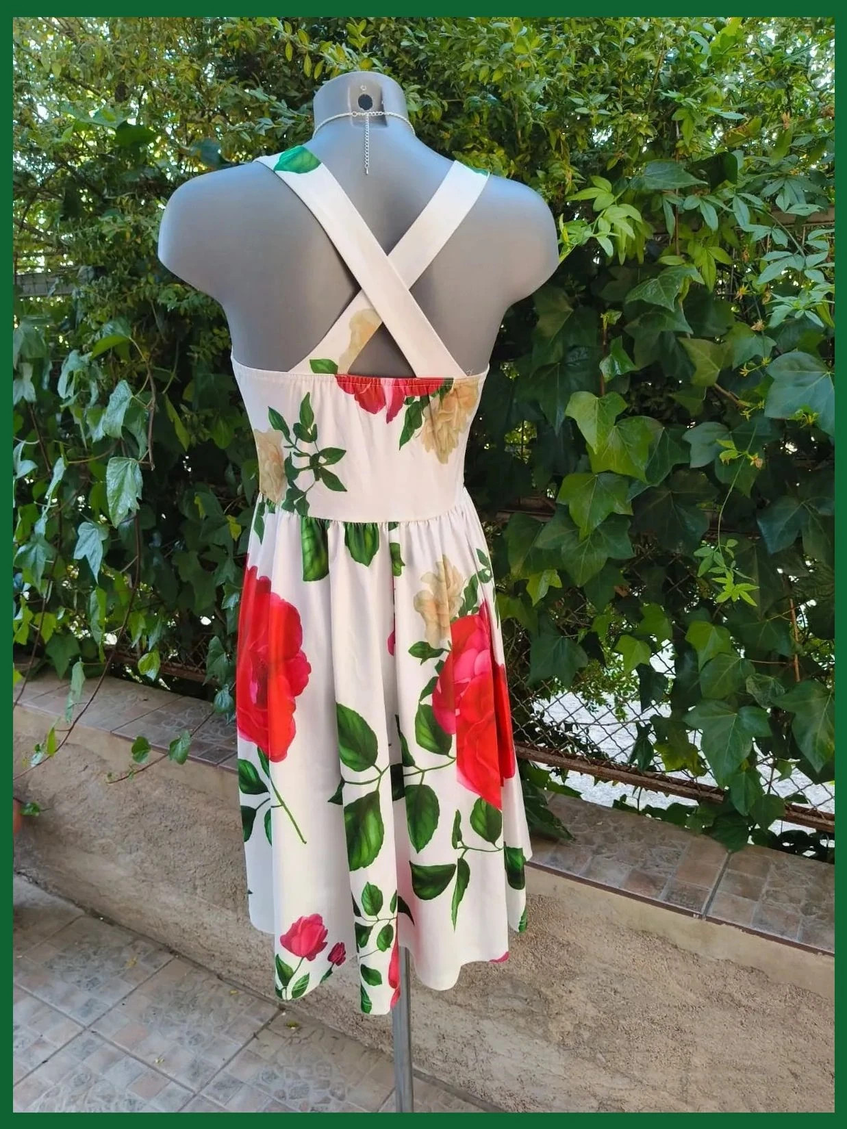Vestido Midi Acampanado con Estampado de Rosas 🌹 – Vintage Boutique – taille S / 36 / 8 5