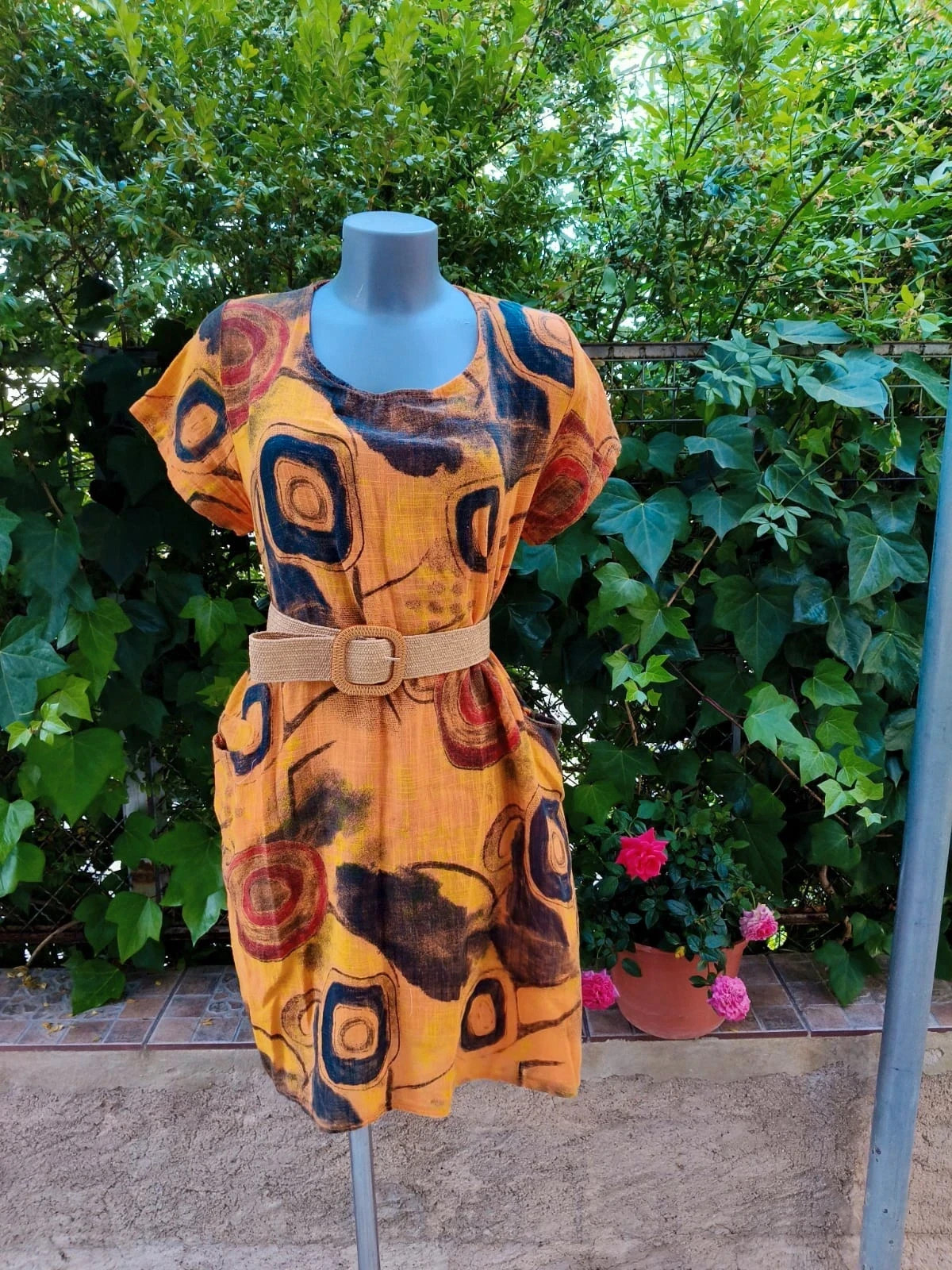 Vestido corto tipo túnica con estampado abstracto y bolsillos 🌈