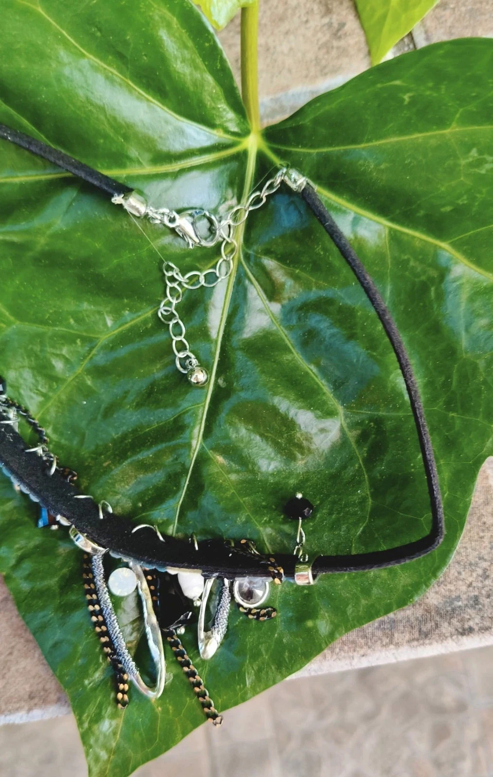 Choker estilo Boho-Chic con Charms y Cuentas 🌈 – Vintage Bazaar 4
