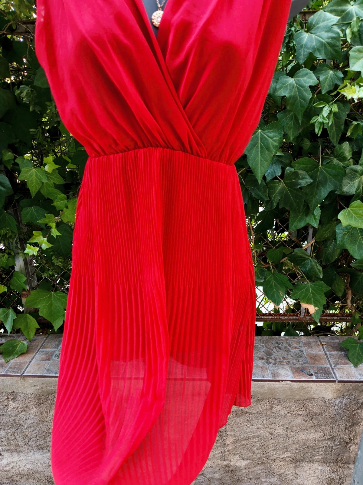 Vestido Rojo Plisado Fiesta / Evento 🌈 – La Boutique – taille M / 38 / 10 5