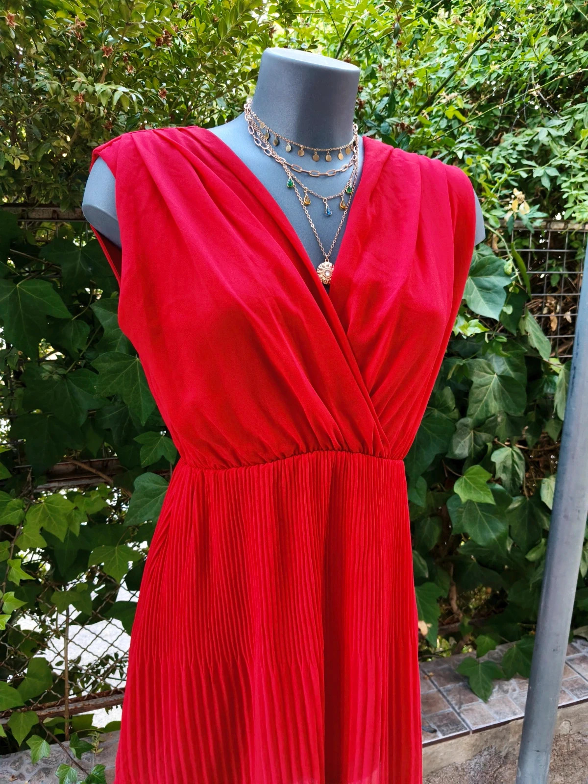 Vestido Rojo Plisado Fiesta / Evento 🌈 – La Boutique – taille M / 38 / 10 3