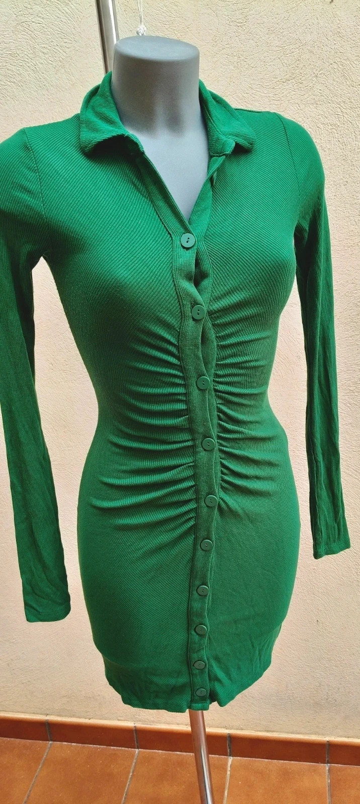 Vestido Ajustado de Punto Rib – Verde Esmeralda 🌈 – Stradivarius – taille S / 36 / 8 2