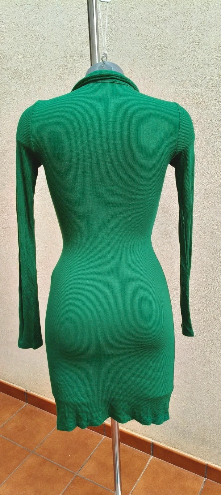 Vestido Ajustado de Punto Rib – Verde Esmeralda 🌈 – Stradivarius – taille S / 36 / 8 5
